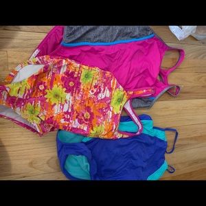 3 pack of speedo swim suites!! very cute for summe